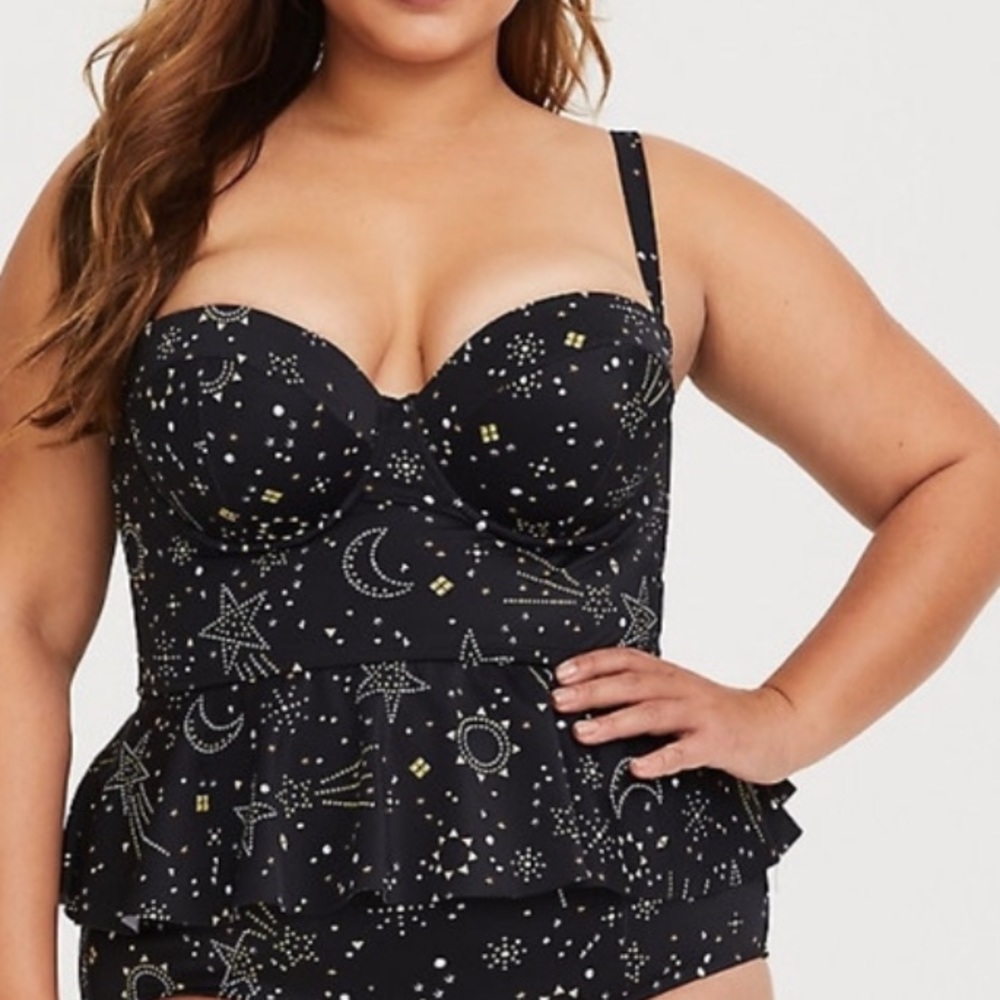 Torrid Midkini NWOT Top